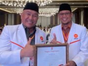 Kompak, IDRIS - IMAM Terima Penghargaan DPD PKS Paling Banyak Raih Kursi DPRD Se-Jawa Barat